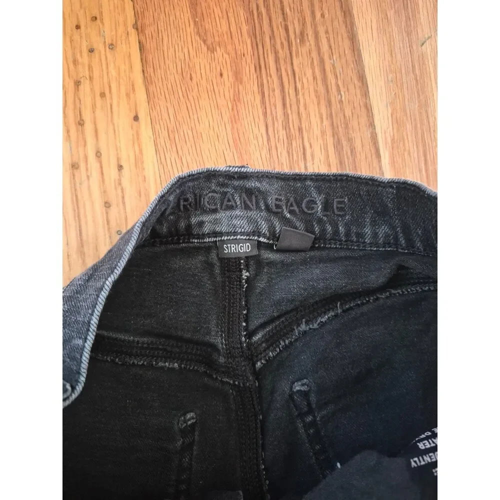 American Eagle Strigid Highest Waist Straight Leg Jeans Black Denim Size 4 Short - Picture 4 of 13